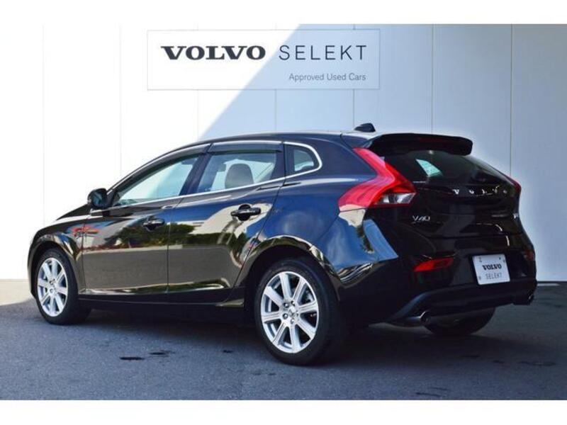 V40