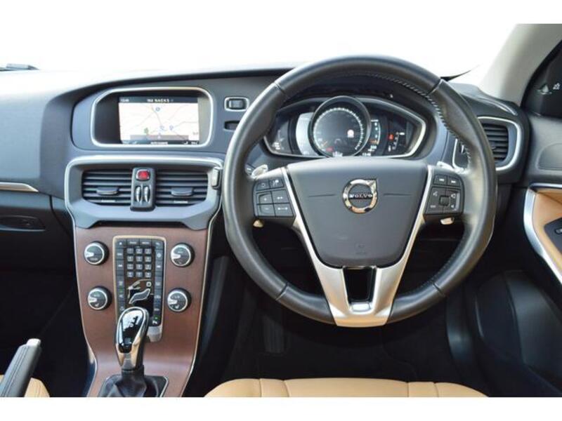 V40