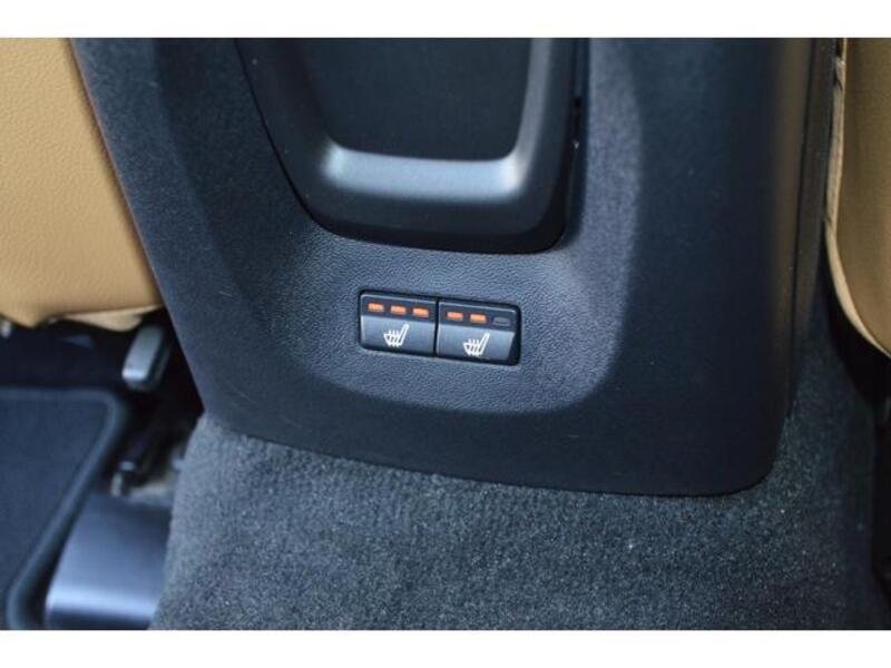 V40