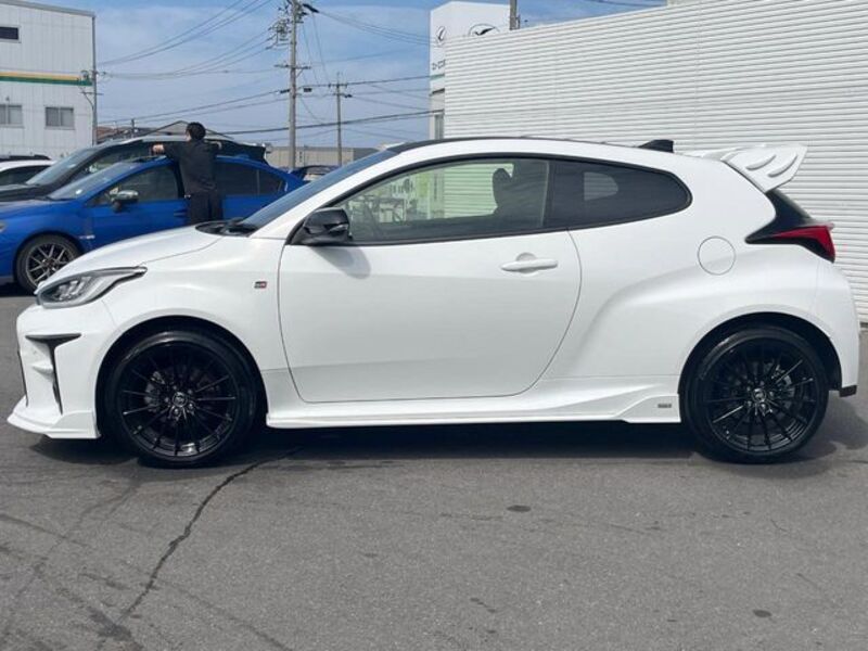 GR YARIS