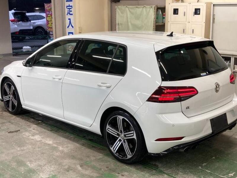 GOLF R