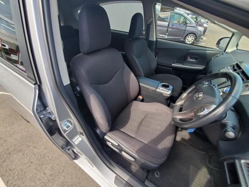 PRIUS ALPHA