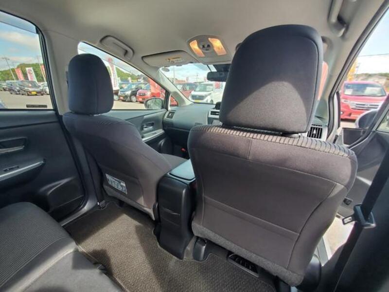 PRIUS ALPHA