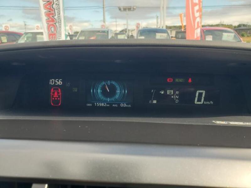 PRIUS ALPHA