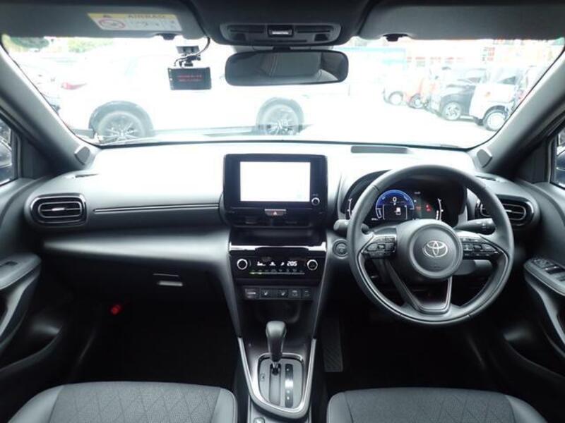 YARIS CROSS