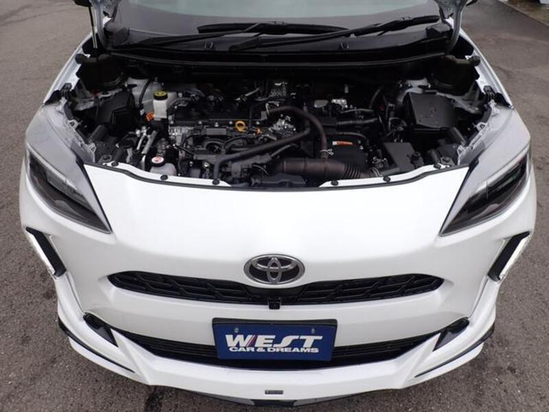 YARIS CROSS