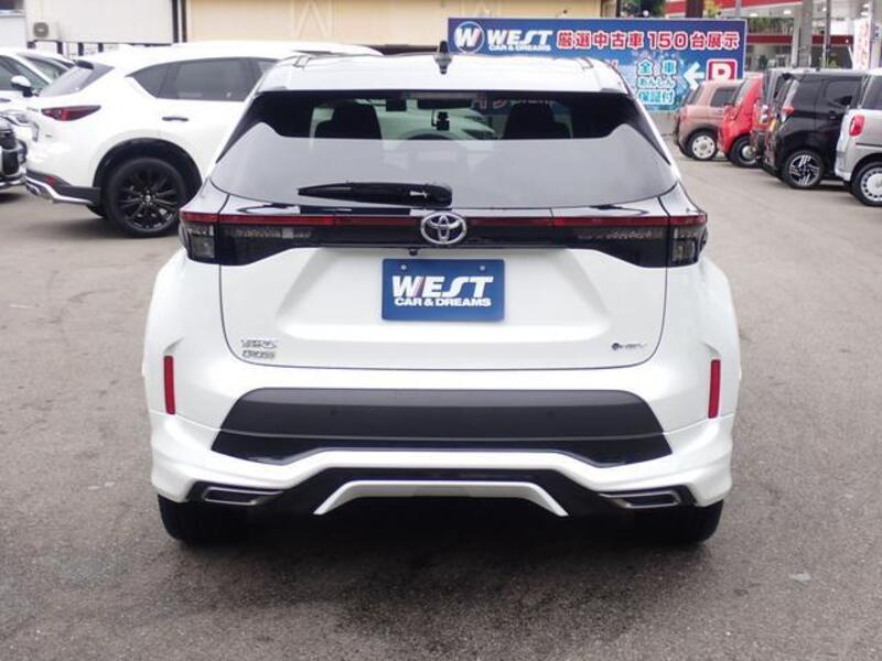 YARIS CROSS