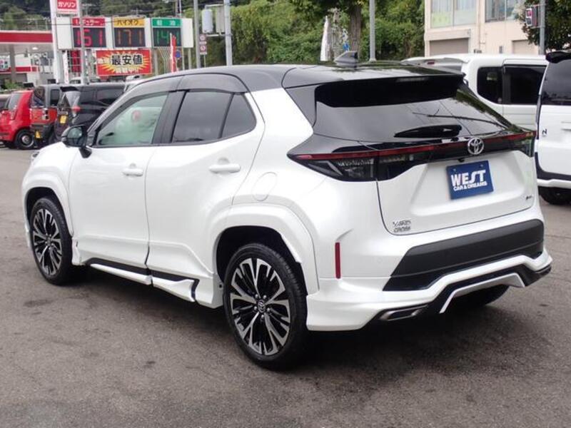YARIS CROSS