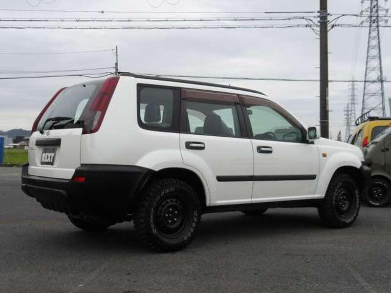 X-TRAIL