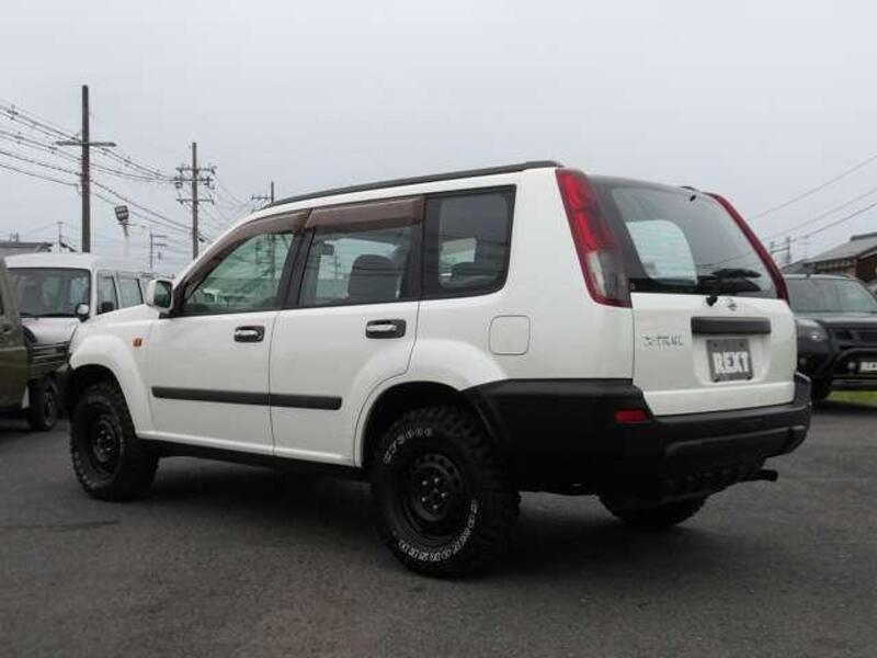 X-TRAIL