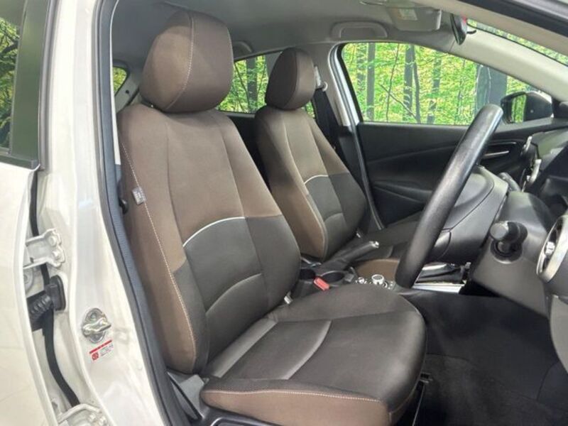 MAZDA2