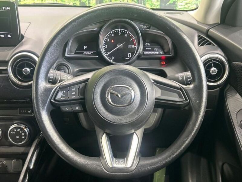 MAZDA2