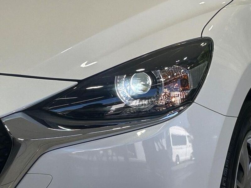 MAZDA2