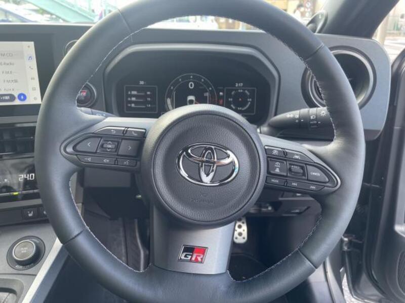 GR YARIS