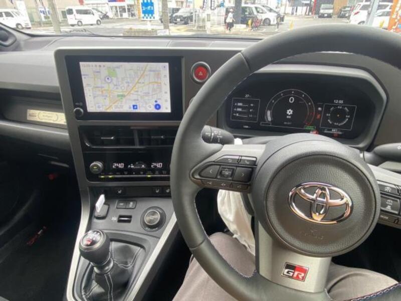 GR YARIS