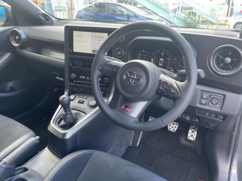 GR YARIS