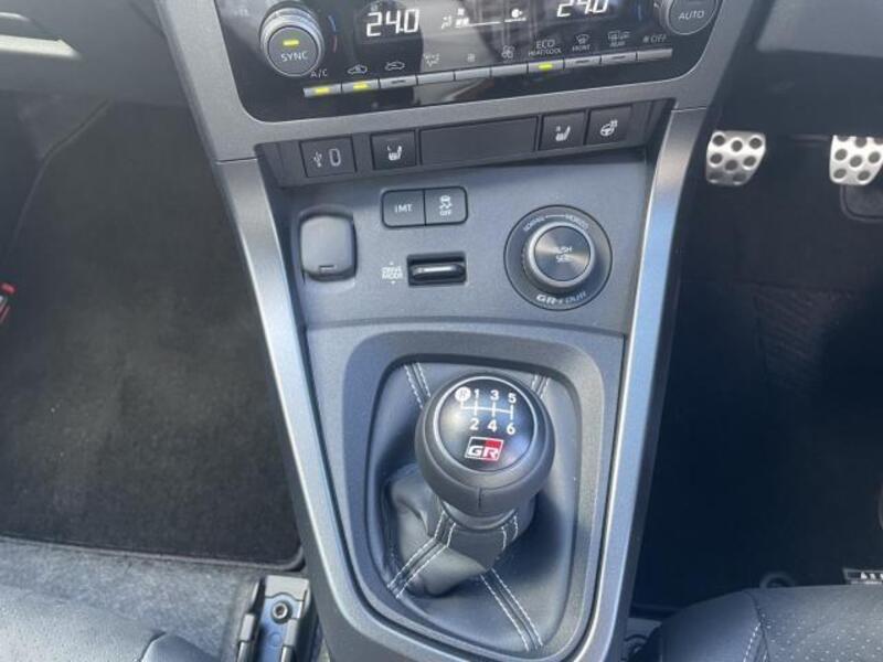 GR YARIS