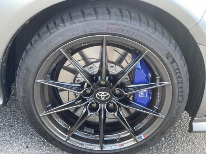 GR YARIS