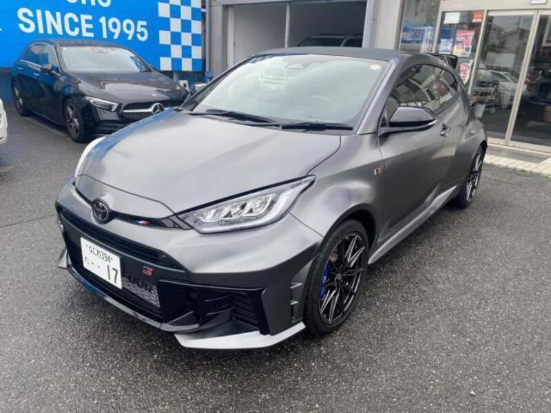 GR YARIS-0
