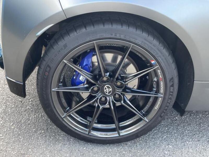 GR YARIS