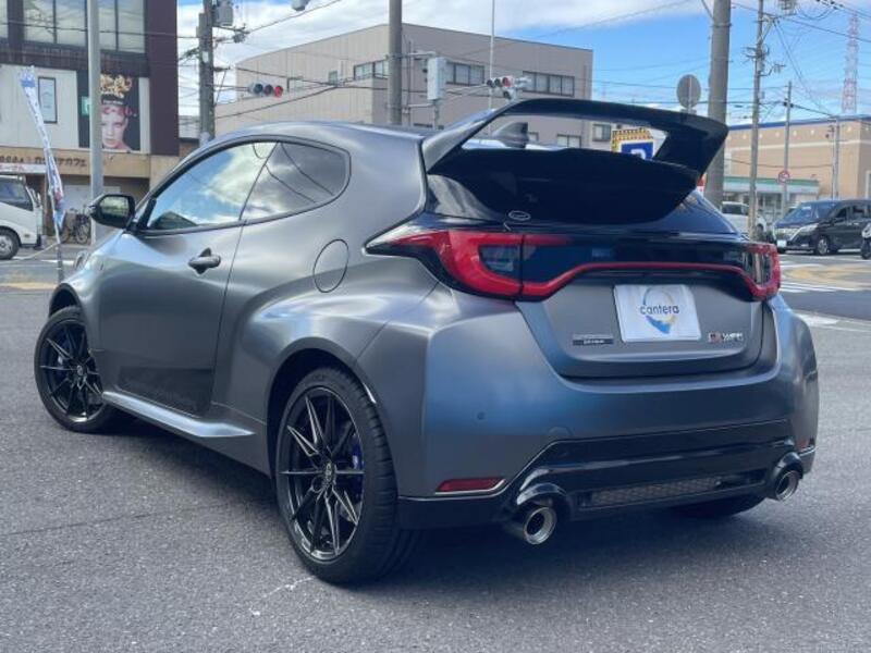 GR YARIS