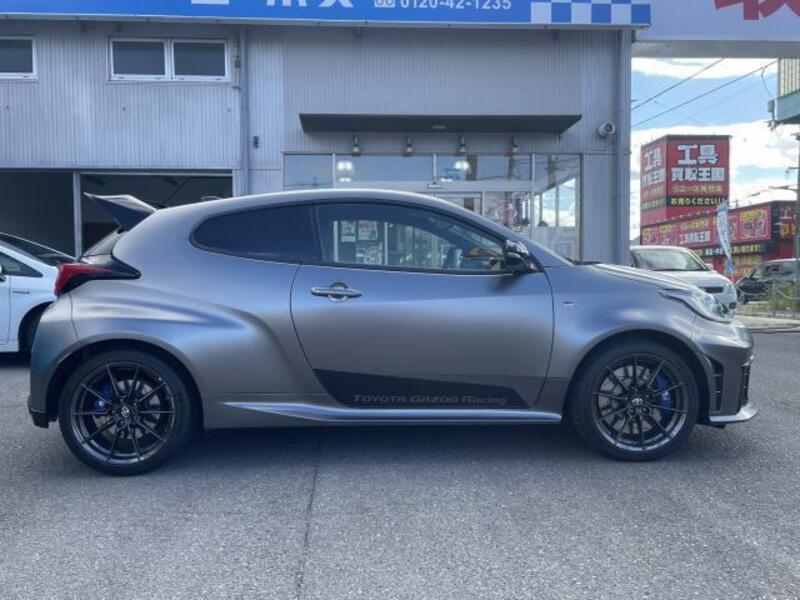 GR YARIS