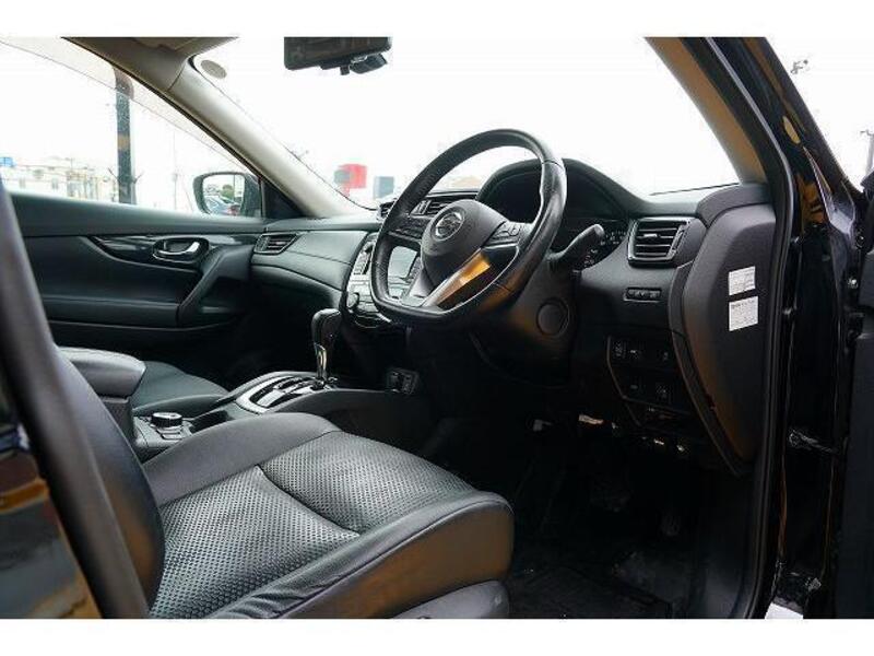 X-TRAIL