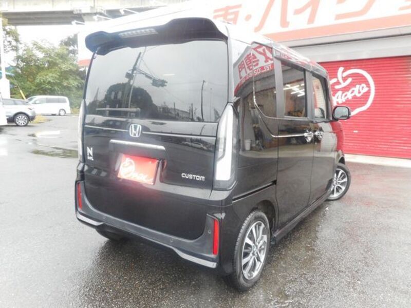 N BOX CUSTOM