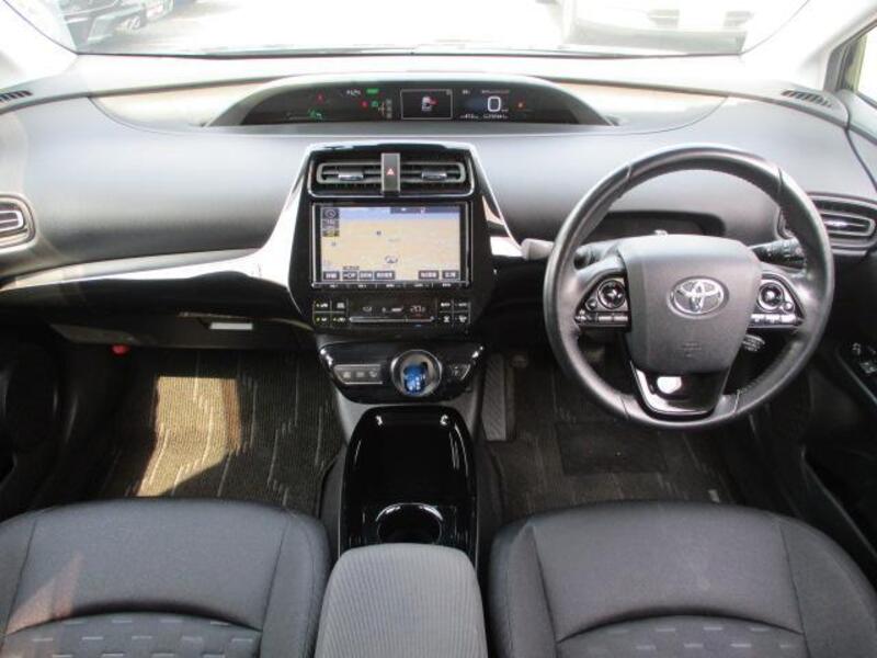PRIUS PHV