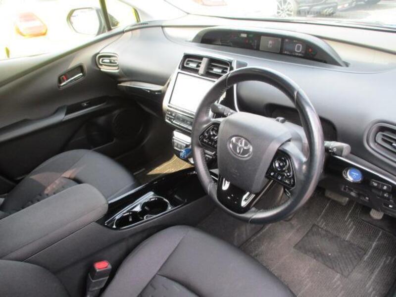 PRIUS PHV