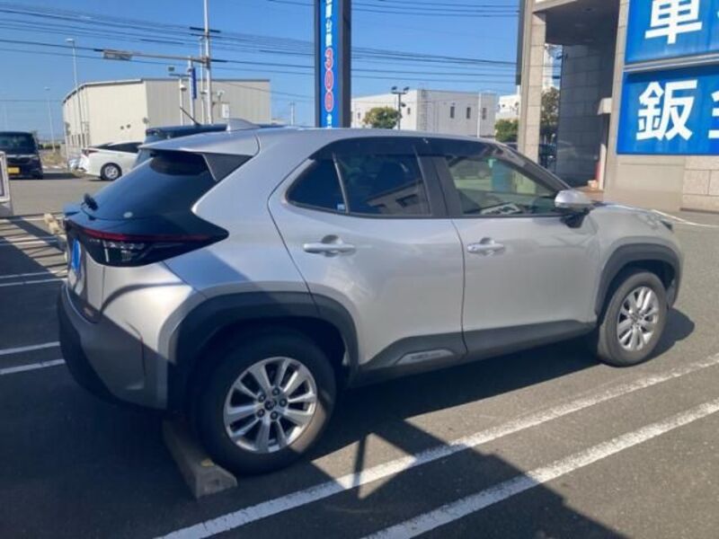 YARIS CROSS