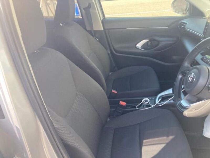 YARIS CROSS