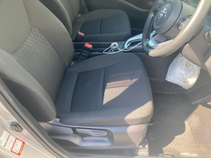 YARIS CROSS