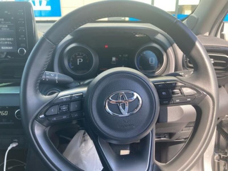 YARIS CROSS