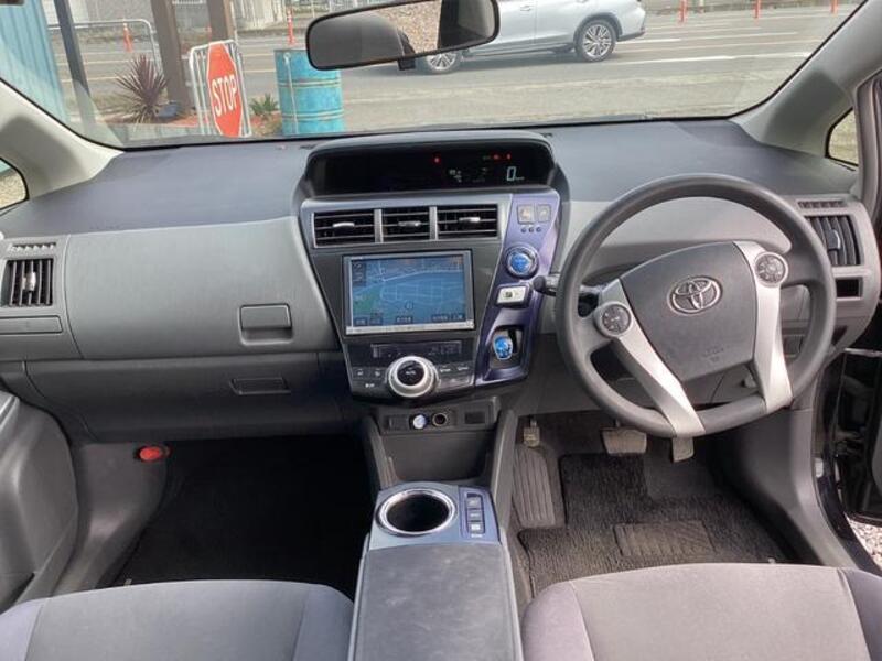 PRIUS ALPHA