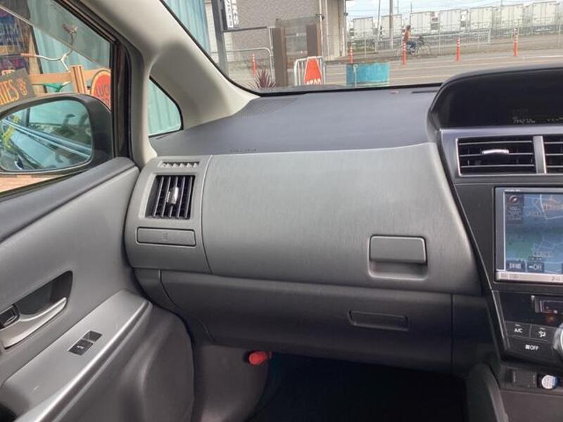 PRIUS ALPHA