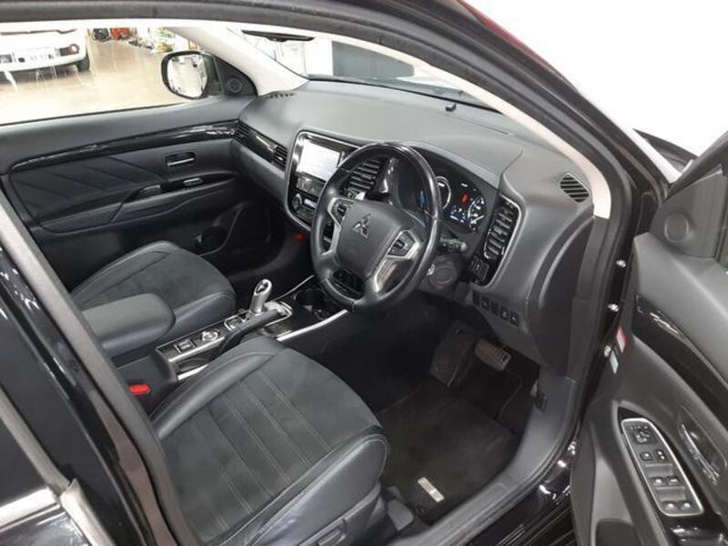 OUTLANDER PHEV