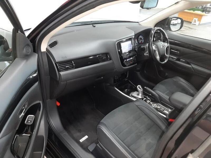 OUTLANDER PHEV