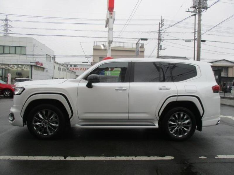 LAND CRUISER