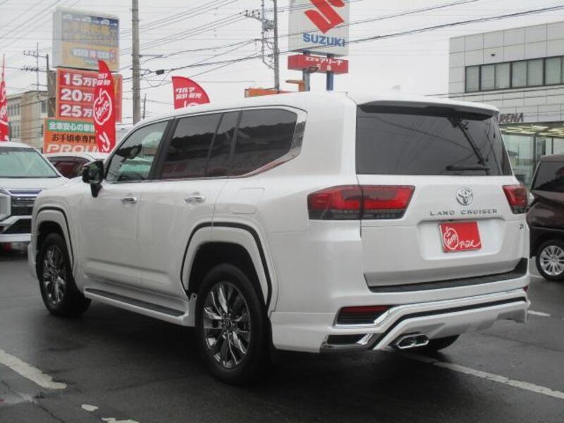 LAND CRUISER