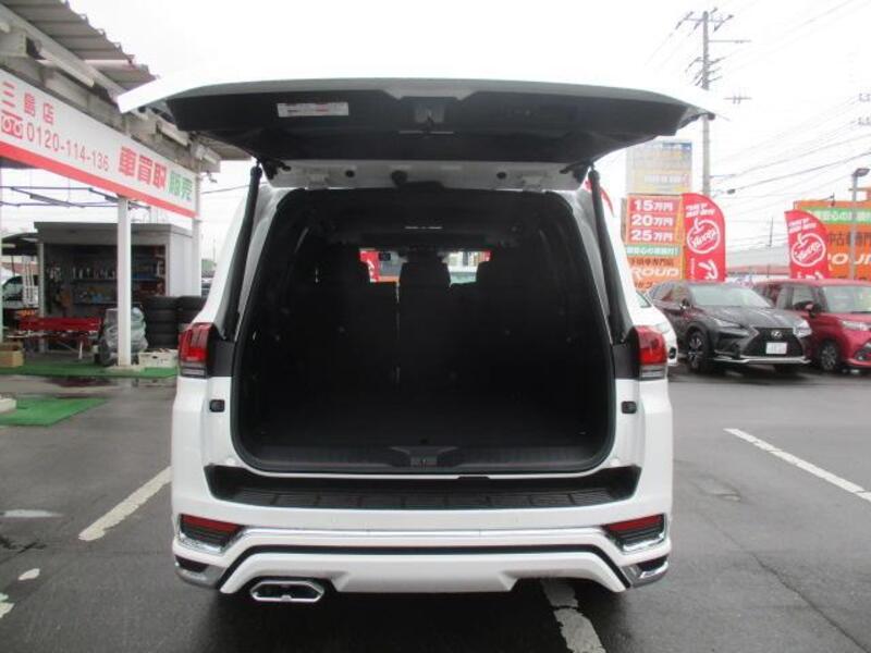 LAND CRUISER