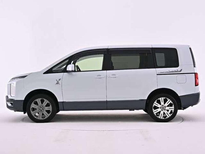DELICA D5
