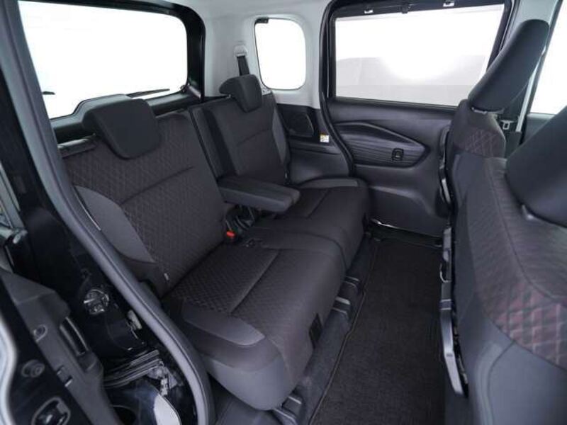 DELICA D2