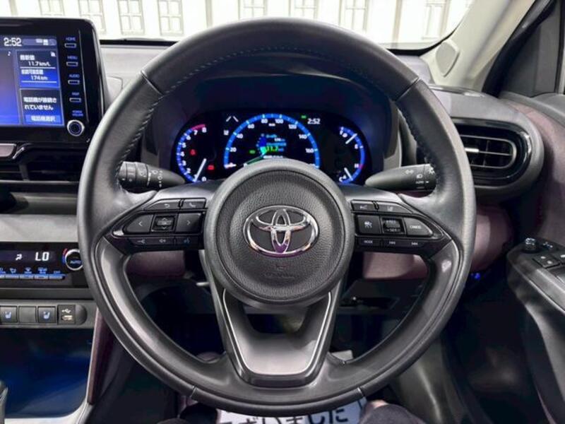 YARIS CROSS