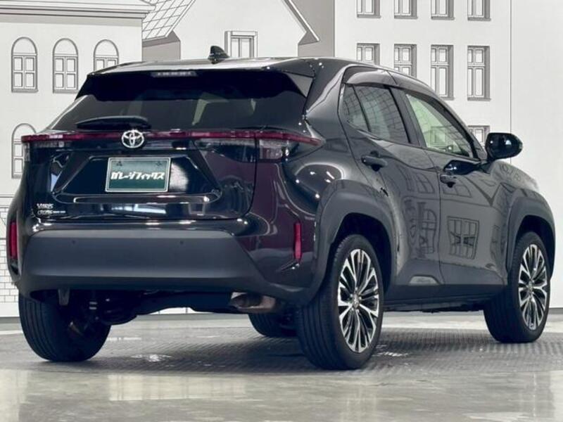 YARIS CROSS
