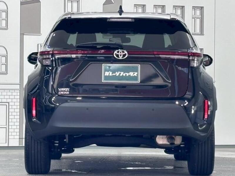 YARIS CROSS