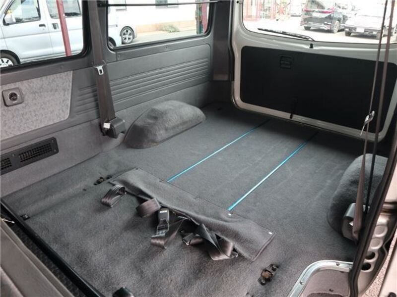 BONGO VAN
