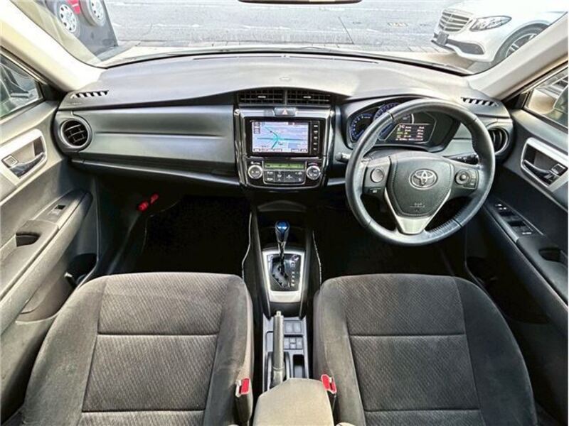COROLLA AXIO