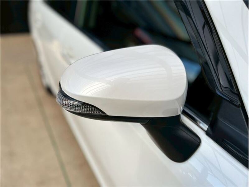 COROLLA AXIO