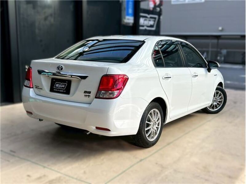 COROLLA AXIO